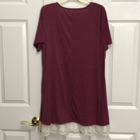 Lace Trimmed Tunic Top - Picture 3 of 4